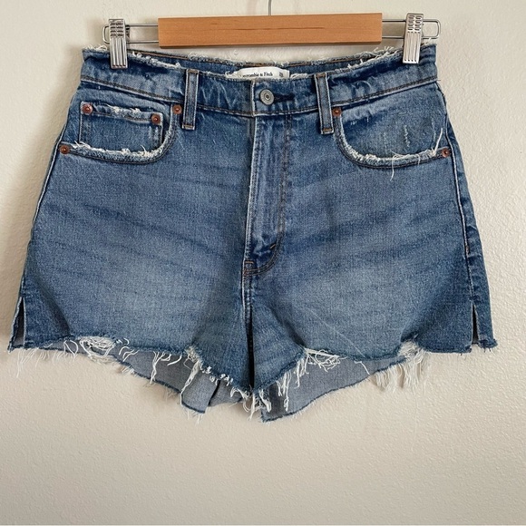 Abercrombie & Fitch The Cutoff Short High Rise Curve Love Denim Shorts Size 26 - Picture 3 of 11